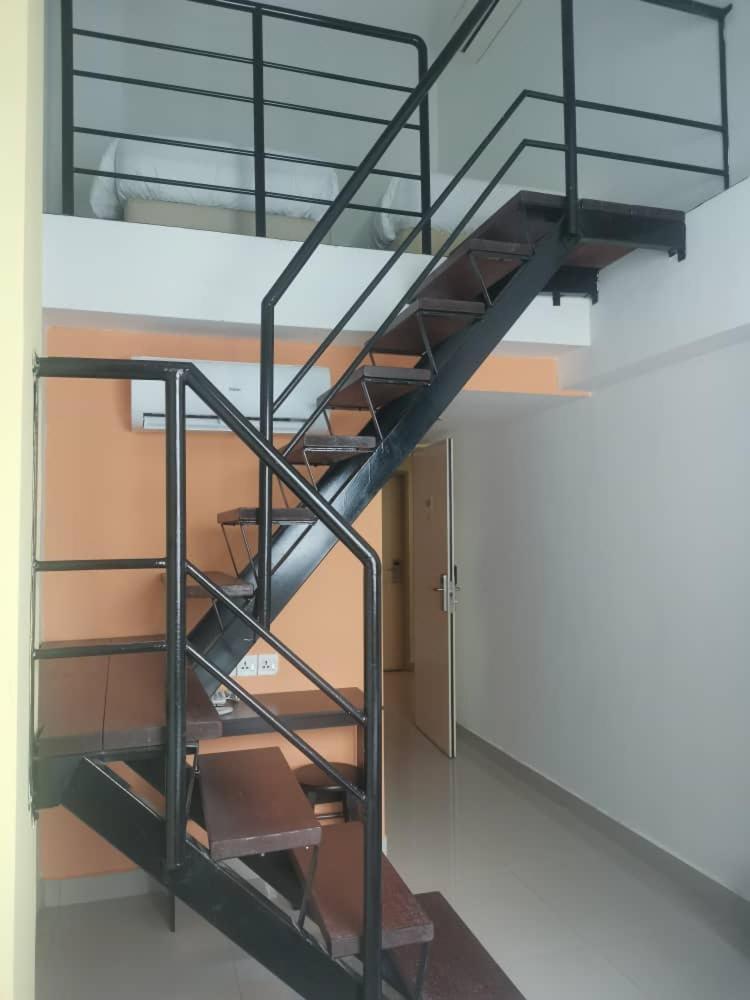 Yy48 Hotel 2 Mins Walk From Masjid Jamek Lrt Station 吉隆坡 外观 照片
