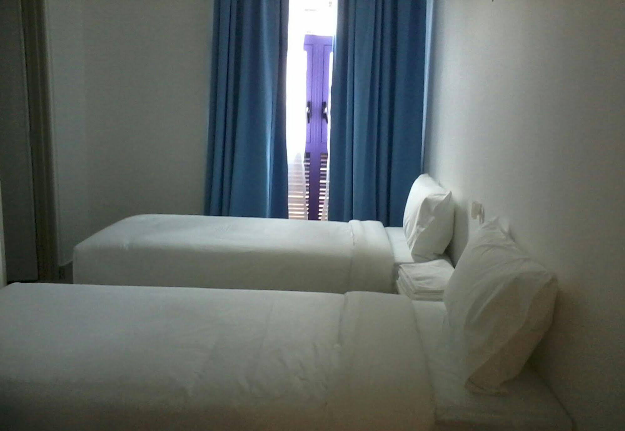 Yy48 Hotel 2 Mins Walk From Masjid Jamek Lrt Station 吉隆坡 外观 照片